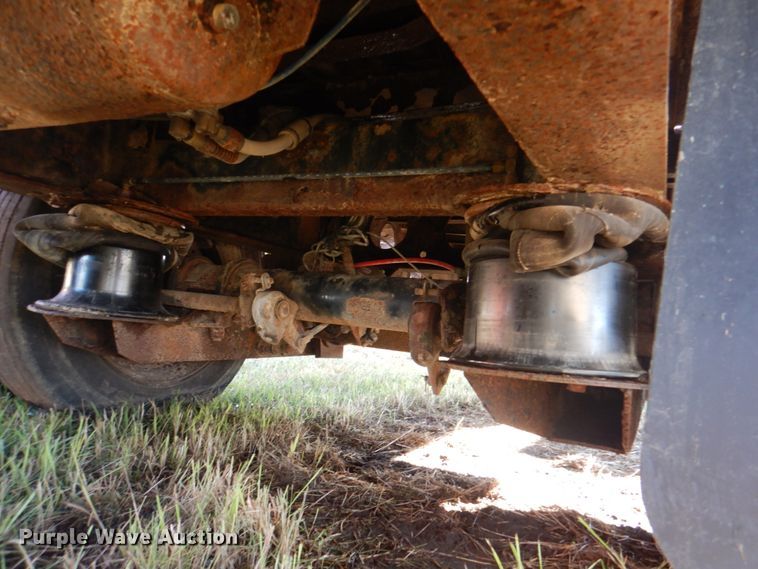 image for item JS9221 2000 Doonan 482DB14  drop deck trailer