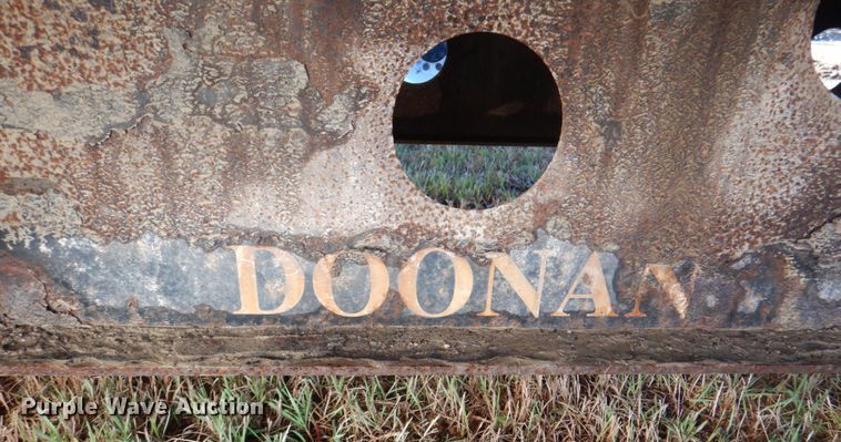 image for item JS9221 2000 Doonan 482DB14  drop deck trailer