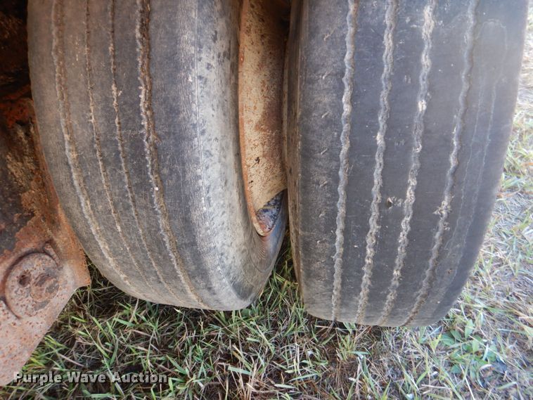 image for item JS9221 2000 Doonan 482DB14  drop deck trailer