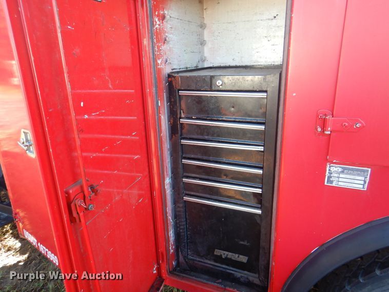 image for item JS9222 1995 International 4700  utility / service truck