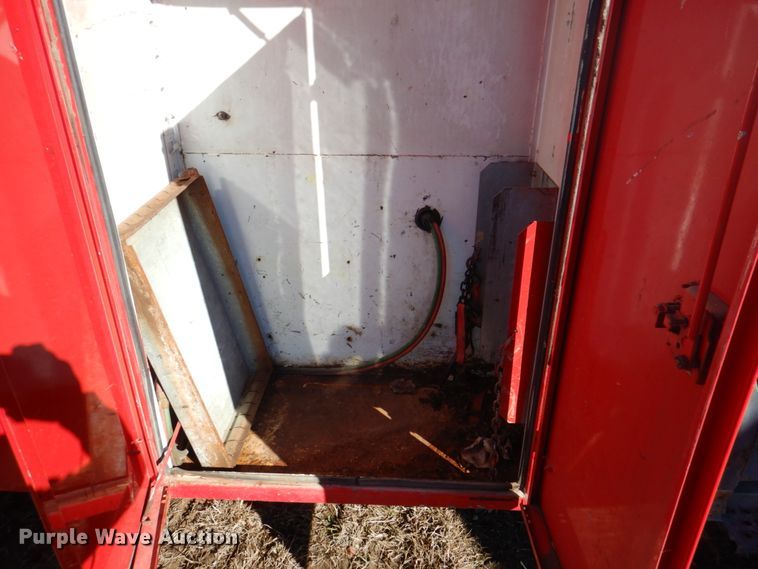 image for item JS9222 1995 International 4700  utility / service truck