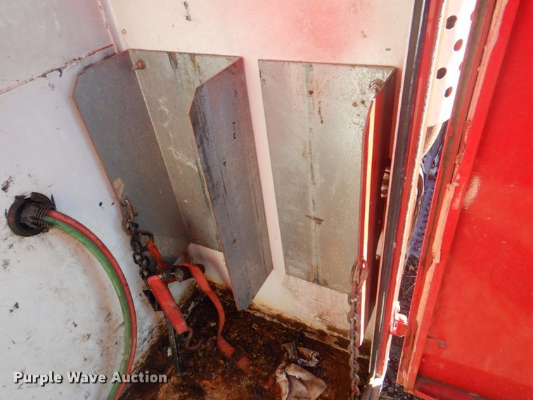 image for item JS9222 1995 International 4700  utility / service truck