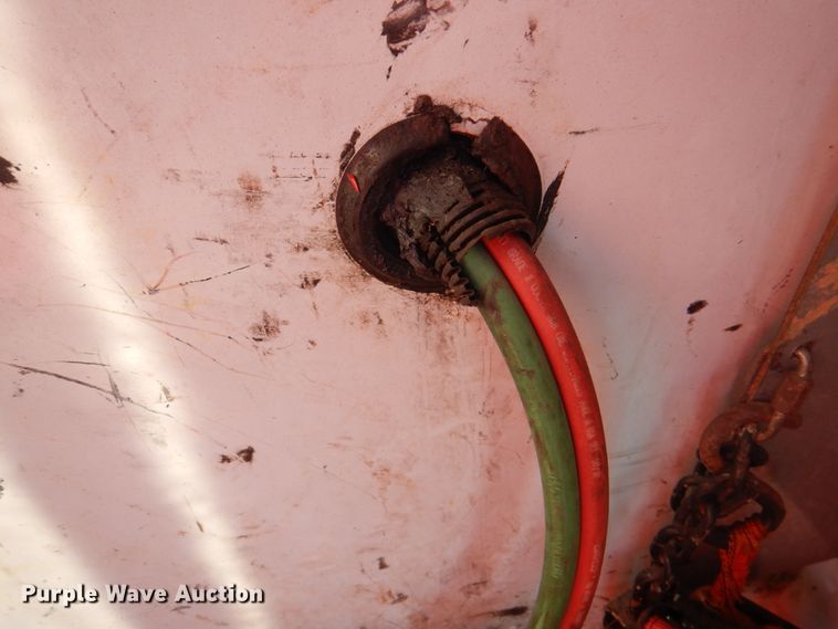 image for item JS9222 1995 International 4700  utility / service truck