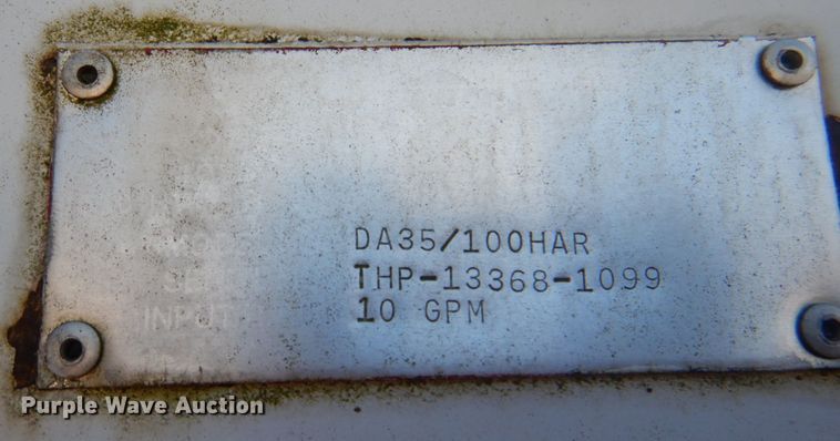 image for item JS9222 1995 International 4700  utility / service truck