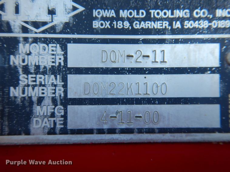 image for item JS9222 1995 International 4700  utility / service truck