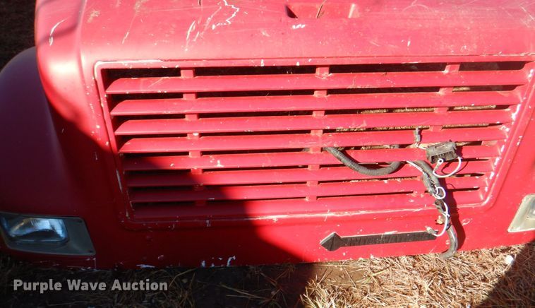 image for item JS9222 1995 International 4700  utility / service truck