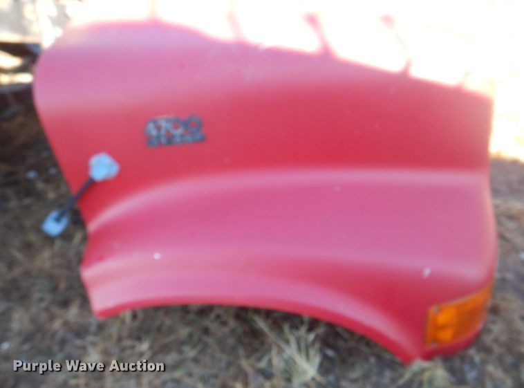 image for item JS9222 1995 International 4700  utility / service truck