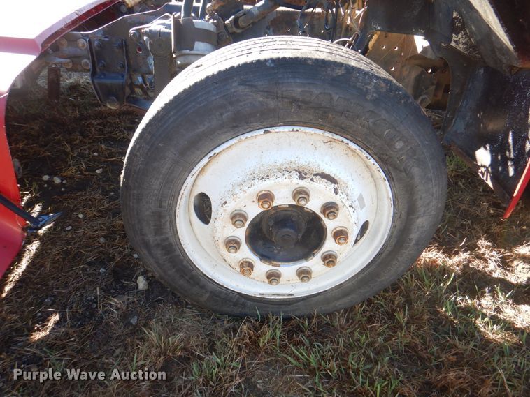 image for item JS9222 1995 International 4700  utility / service truck