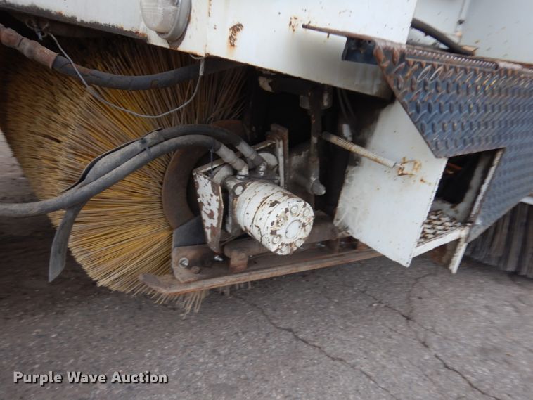 image for item JS9435 1989 Athey H10  street sweeper truck