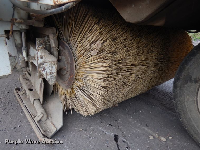 image for item JS9435 1989 Athey H10  street sweeper truck