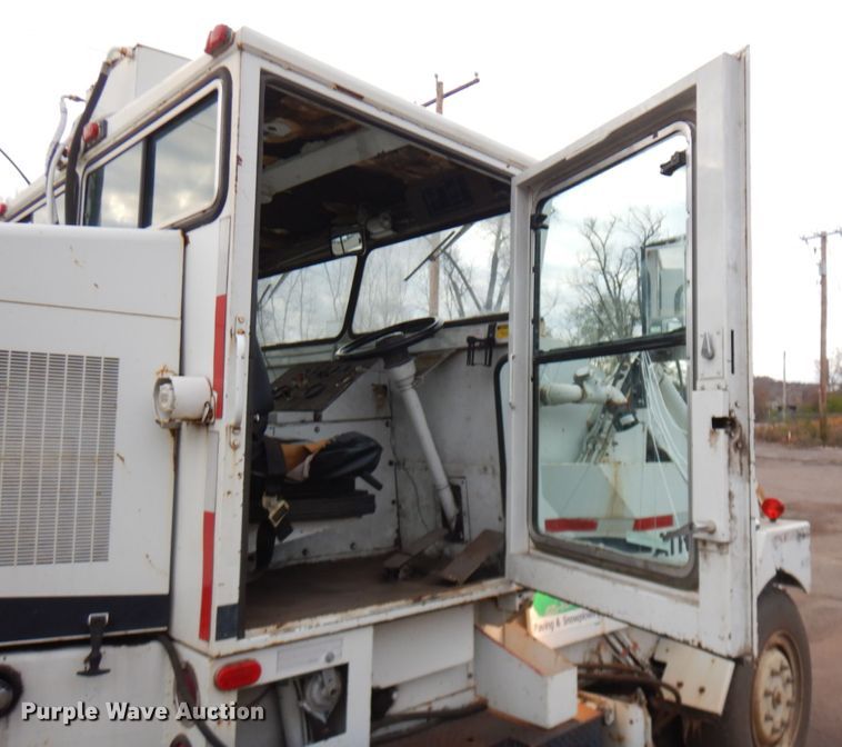 image for item JS9435 1989 Athey H10  street sweeper truck