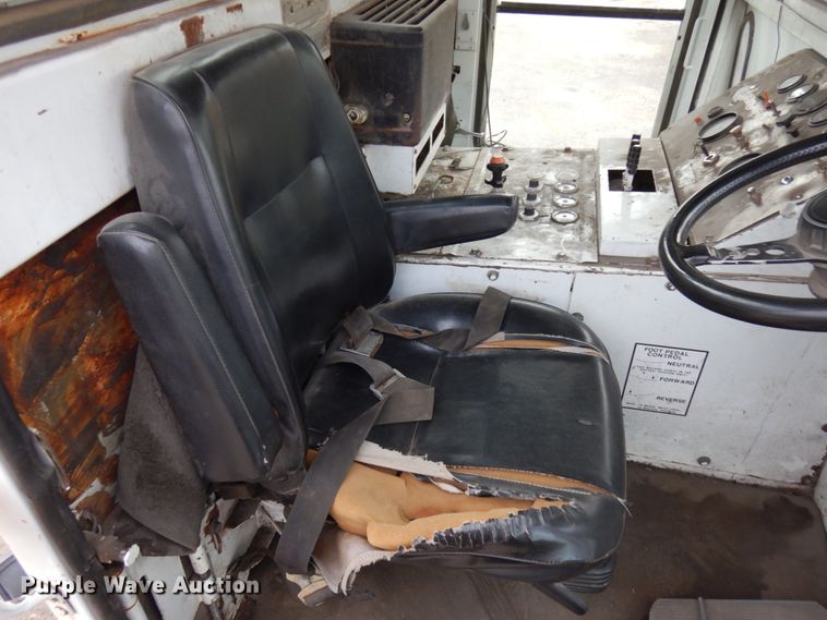 image for item JS9435 1989 Athey H10  street sweeper truck