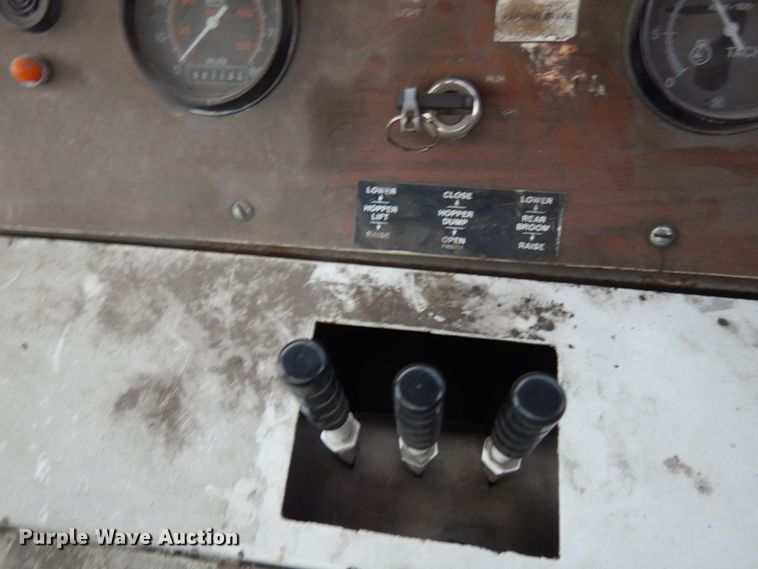 image for item JS9435 1989 Athey H10  street sweeper truck