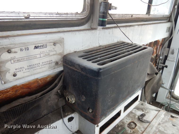 image for item JS9435 1989 Athey H10  street sweeper truck