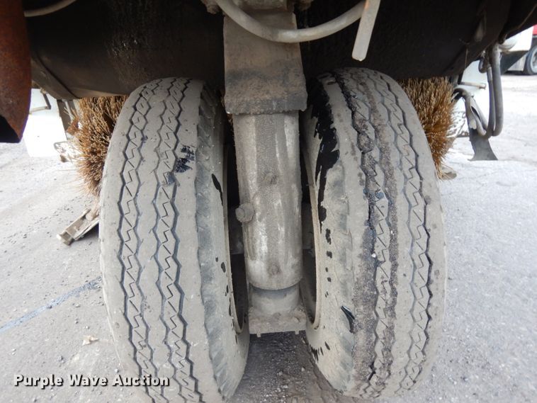 image for item JS9435 1989 Athey H10  street sweeper truck