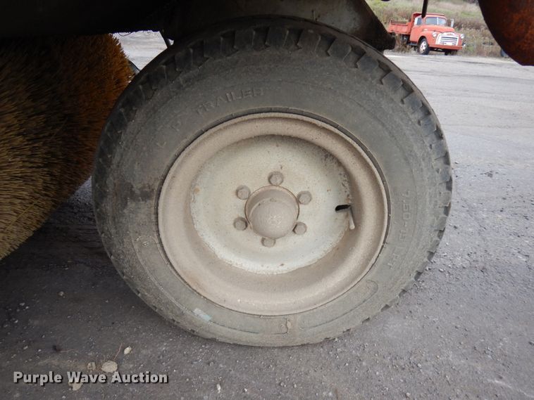 image for item JS9435 1989 Athey H10  street sweeper truck