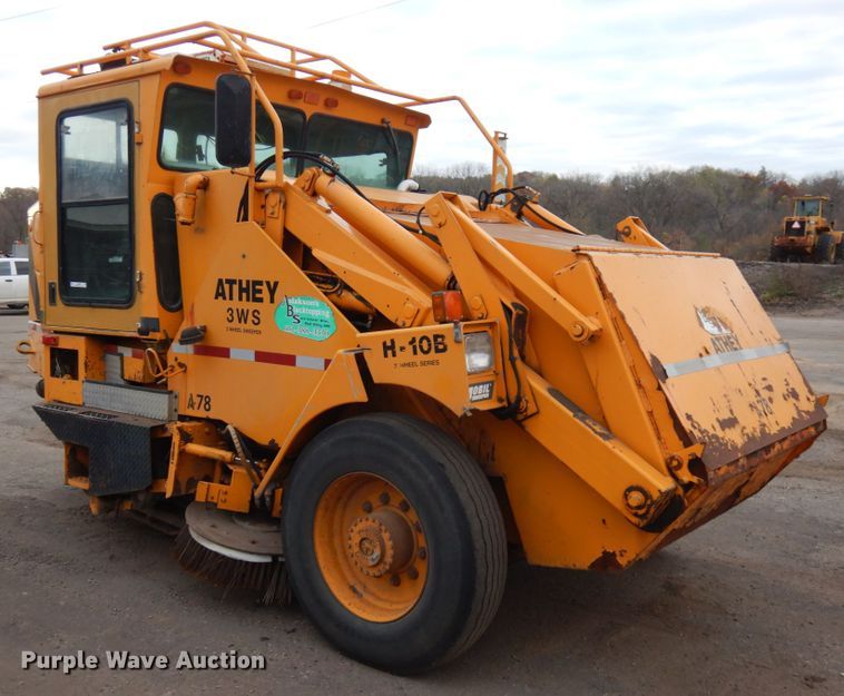 image for item JS9436 1995 Athey 3WS  street sweeper truck