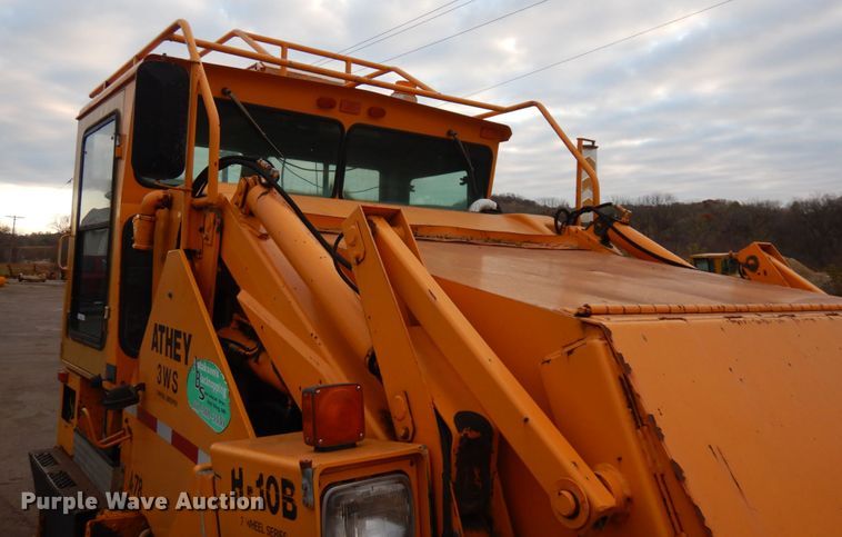 image for item JS9436 1995 Athey 3WS  street sweeper truck