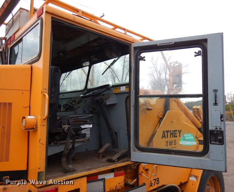 image for item JS9436 1995 Athey 3WS  street sweeper truck