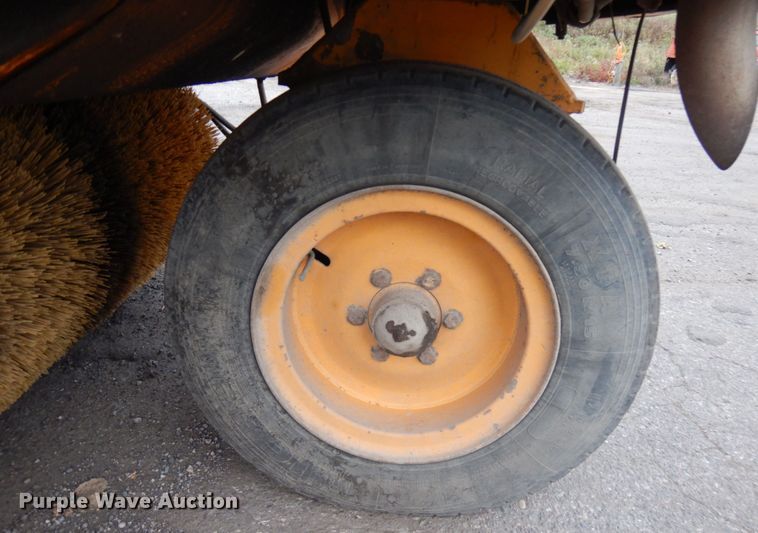 image for item JS9436 1995 Athey 3WS  street sweeper truck