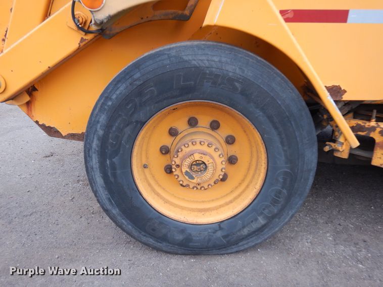 image for item JS9436 1995 Athey 3WS  street sweeper truck