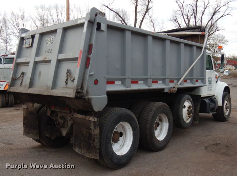 image for item JS9437 1998 International 4900  dump truck