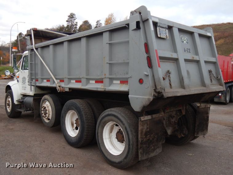 image for item JS9437 1998 International 4900  dump truck