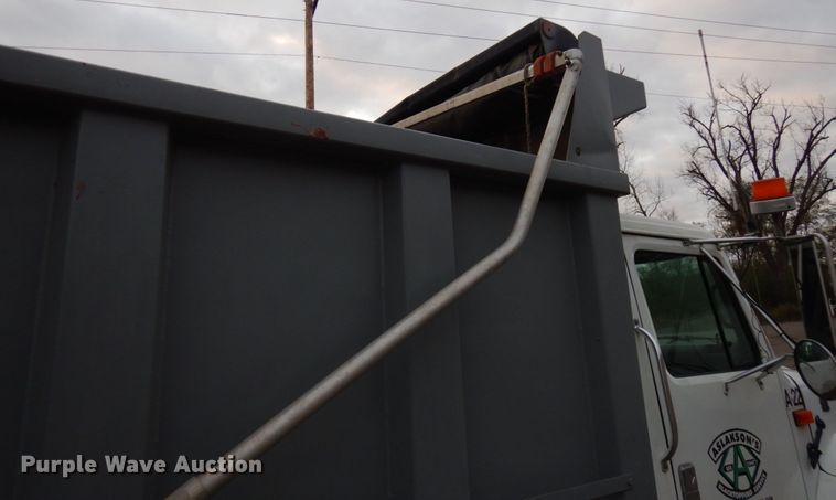 image for item JS9437 1998 International 4900  dump truck