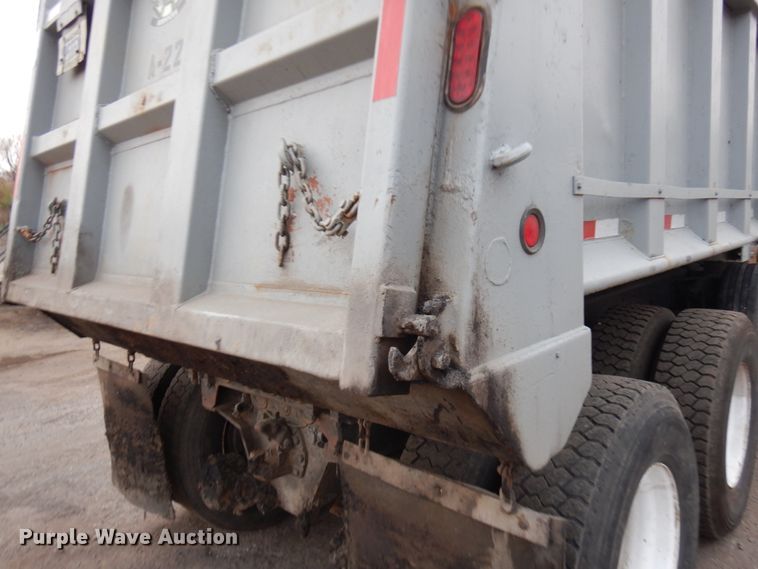 image for item JS9437 1998 International 4900  dump truck