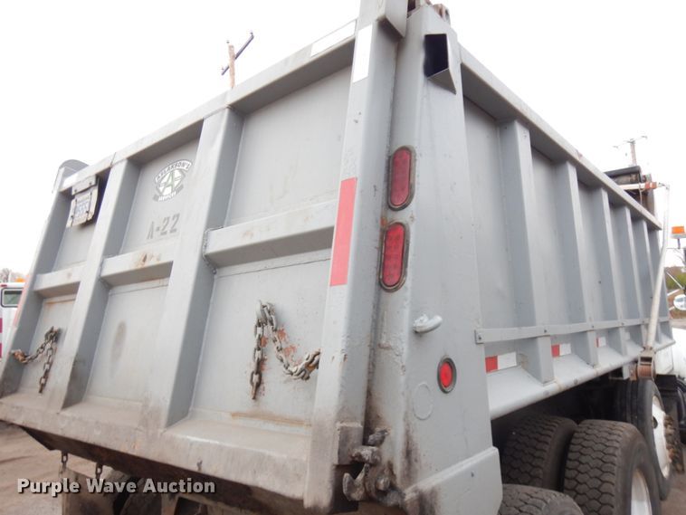 image for item JS9437 1998 International 4900  dump truck