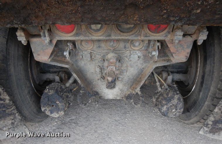 image for item JS9437 1998 International 4900  dump truck