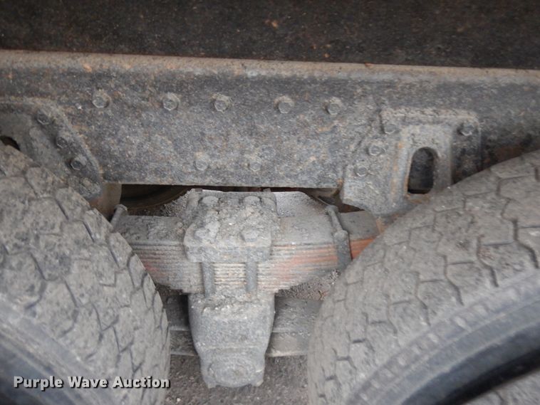 image for item JS9437 1998 International 4900  dump truck