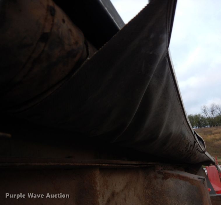 image for item JS9437 1998 International 4900  dump truck