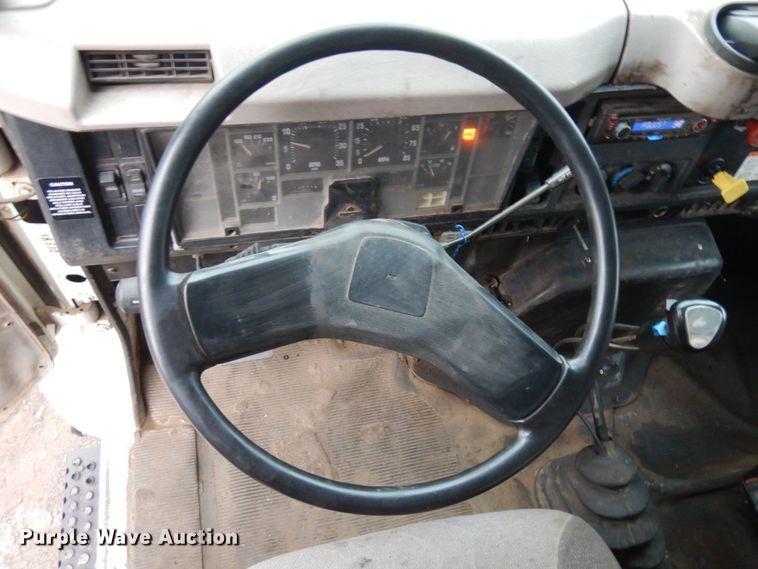 image for item JS9437 1998 International 4900  dump truck