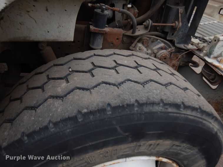 image for item JS9437 1998 International 4900  dump truck