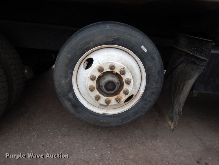 image for item JS9437 1998 International 4900  dump truck