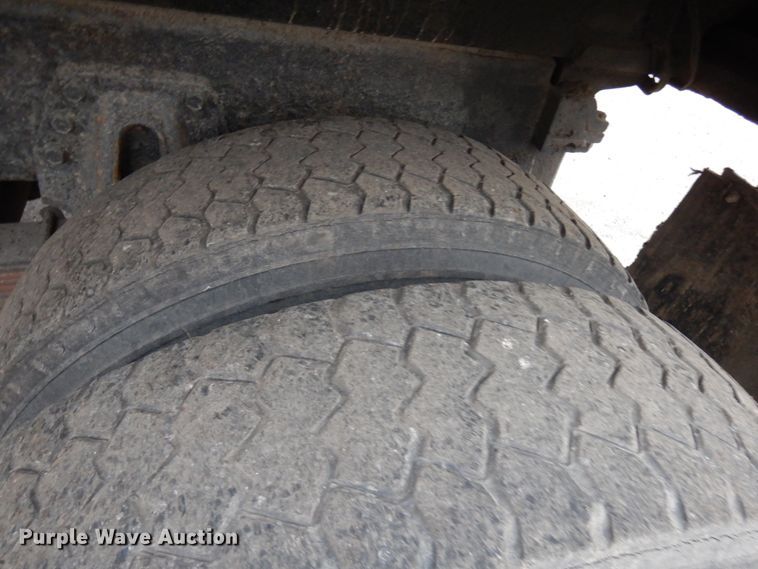 image for item JS9437 1998 International 4900  dump truck