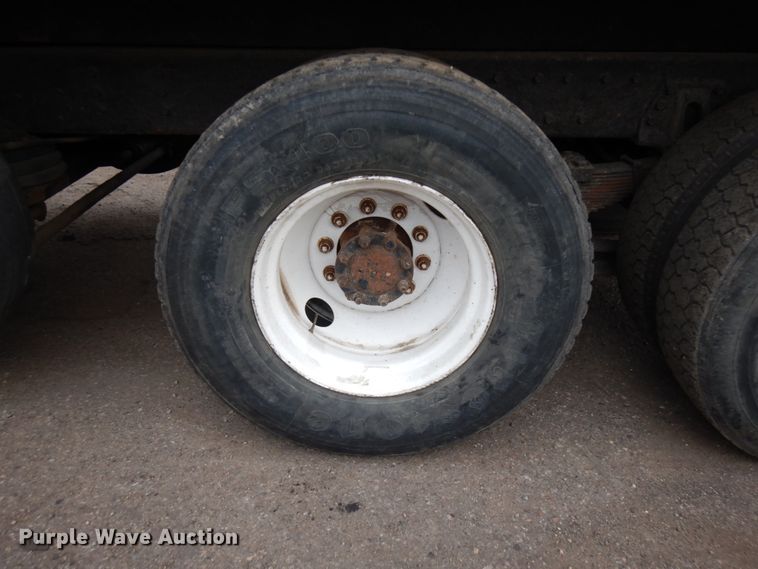 image for item JS9437 1998 International 4900  dump truck