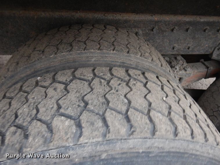 image for item JS9437 1998 International 4900  dump truck