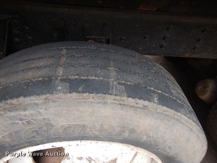 image for item JS9437 1998 International 4900  dump truck