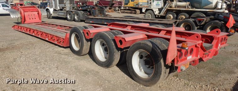 image for item JS9438 2000 Fontaine TH55-FLD  lowboy equipment trailer