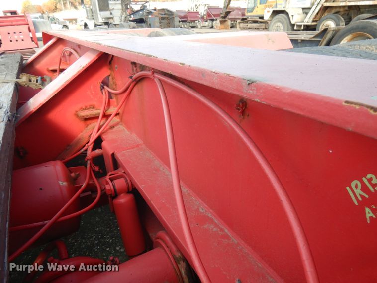 image for item JS9438 2000 Fontaine TH55-FLD  lowboy equipment trailer