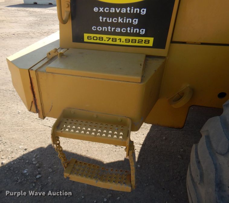 image for item JS9440 1994 Caterpillar 938F  wheel loader