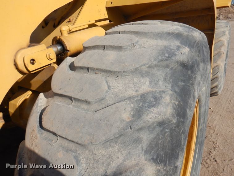 image for item JS9440 1994 Caterpillar 938F  wheel loader