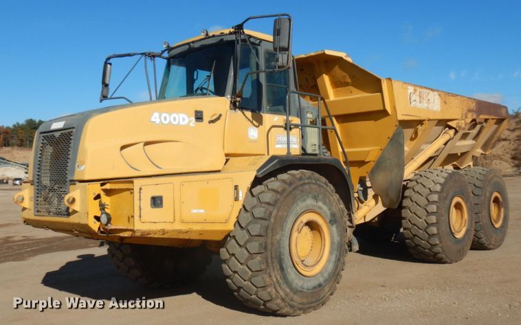image for item JS9442 2006 John Deere 400D  haul truck