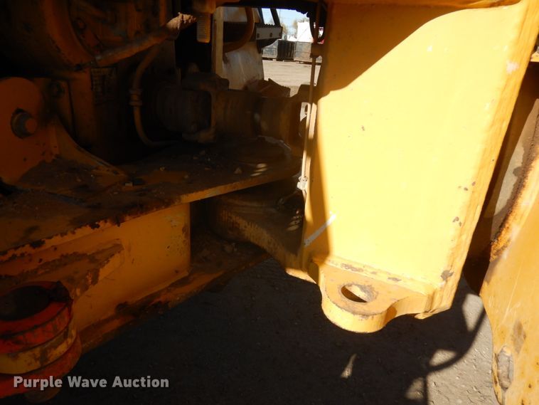 image for item JS9442 2006 John Deere 400D  haul truck