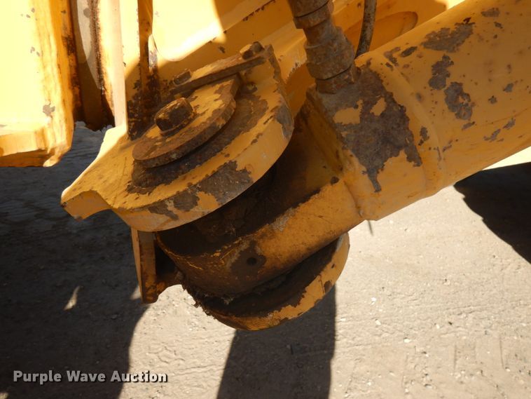 image for item JS9442 2006 John Deere 400D  haul truck