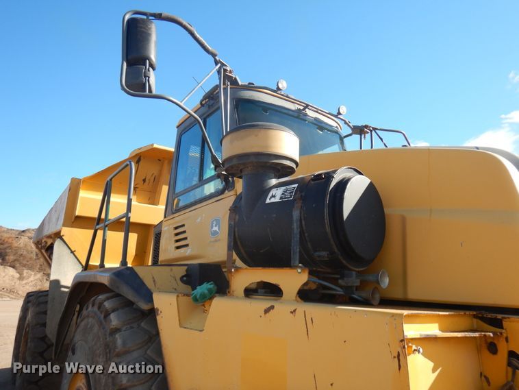 image for item JS9442 2006 John Deere 400D  haul truck