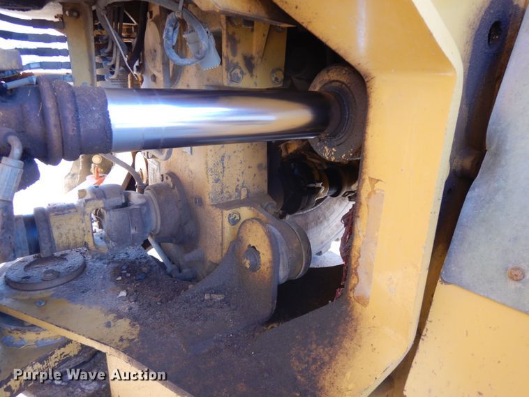 image for item JS9442 2006 John Deere 400D  haul truck