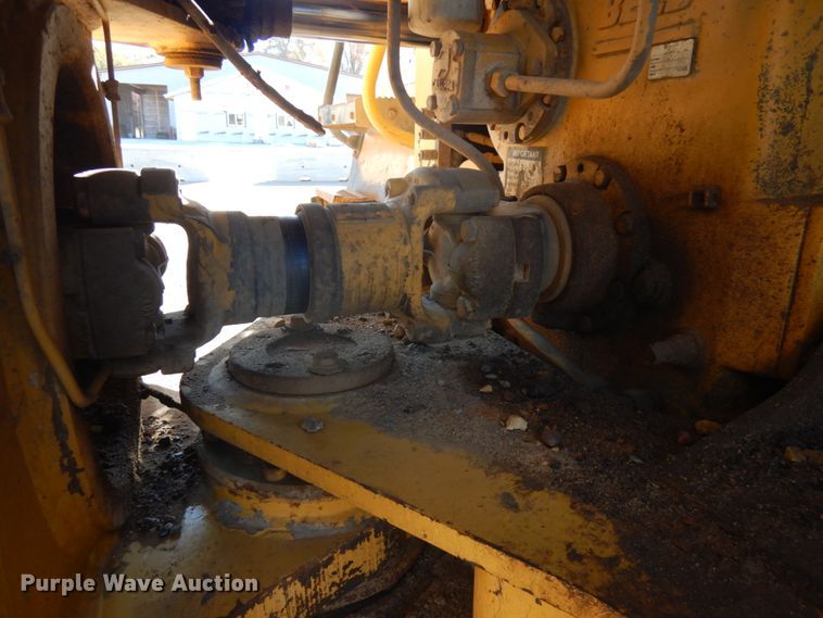 image for item JS9442 2006 John Deere 400D  haul truck